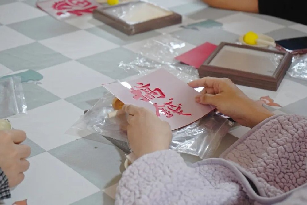 宝妈手作｜非遗拓印相框，把月子时光的美好定格成永恒